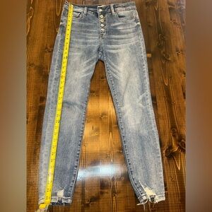 Vervet Stylish Distressed Blue Skinny Jeans. Womens  size 28